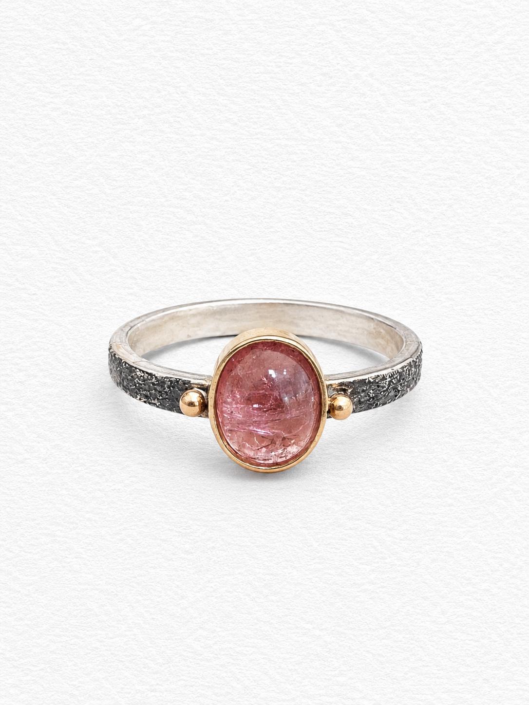 Sortija artesanal y turmalina rosa